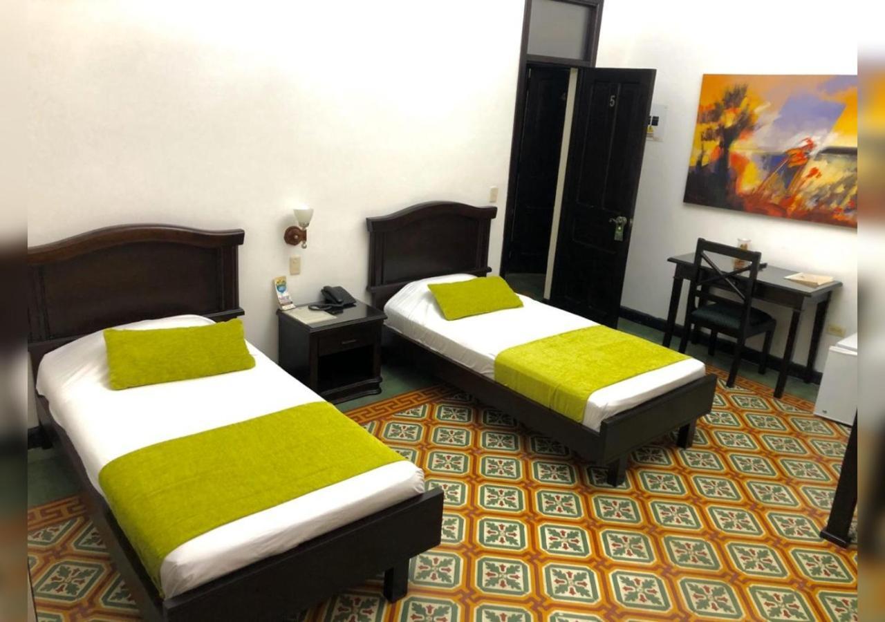 Hotel Casa Escobar Buga Esterno foto