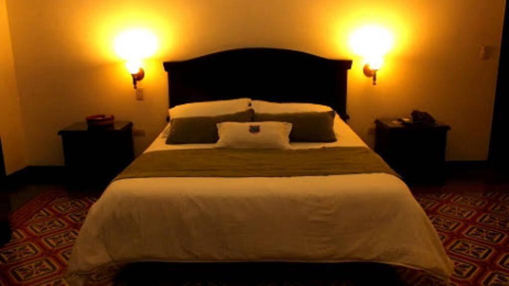 Hotel Casa Escobar Buga Esterno foto